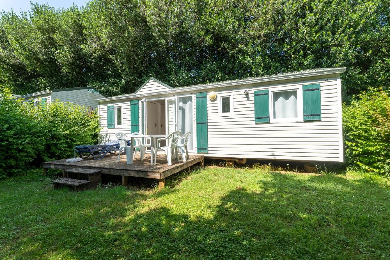 Hotel Camping le Caussanel Canet-de-Salars Esterno foto