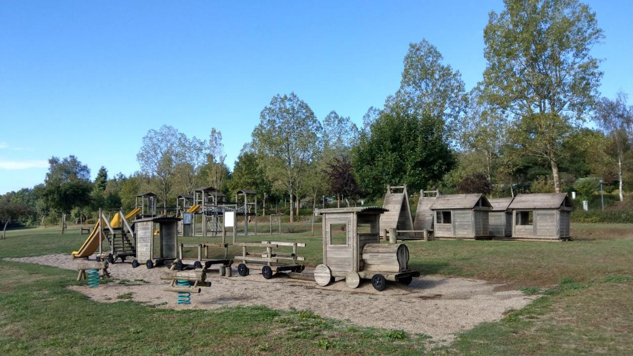 Hotel Camping le Caussanel Canet-de-Salars Esterno foto