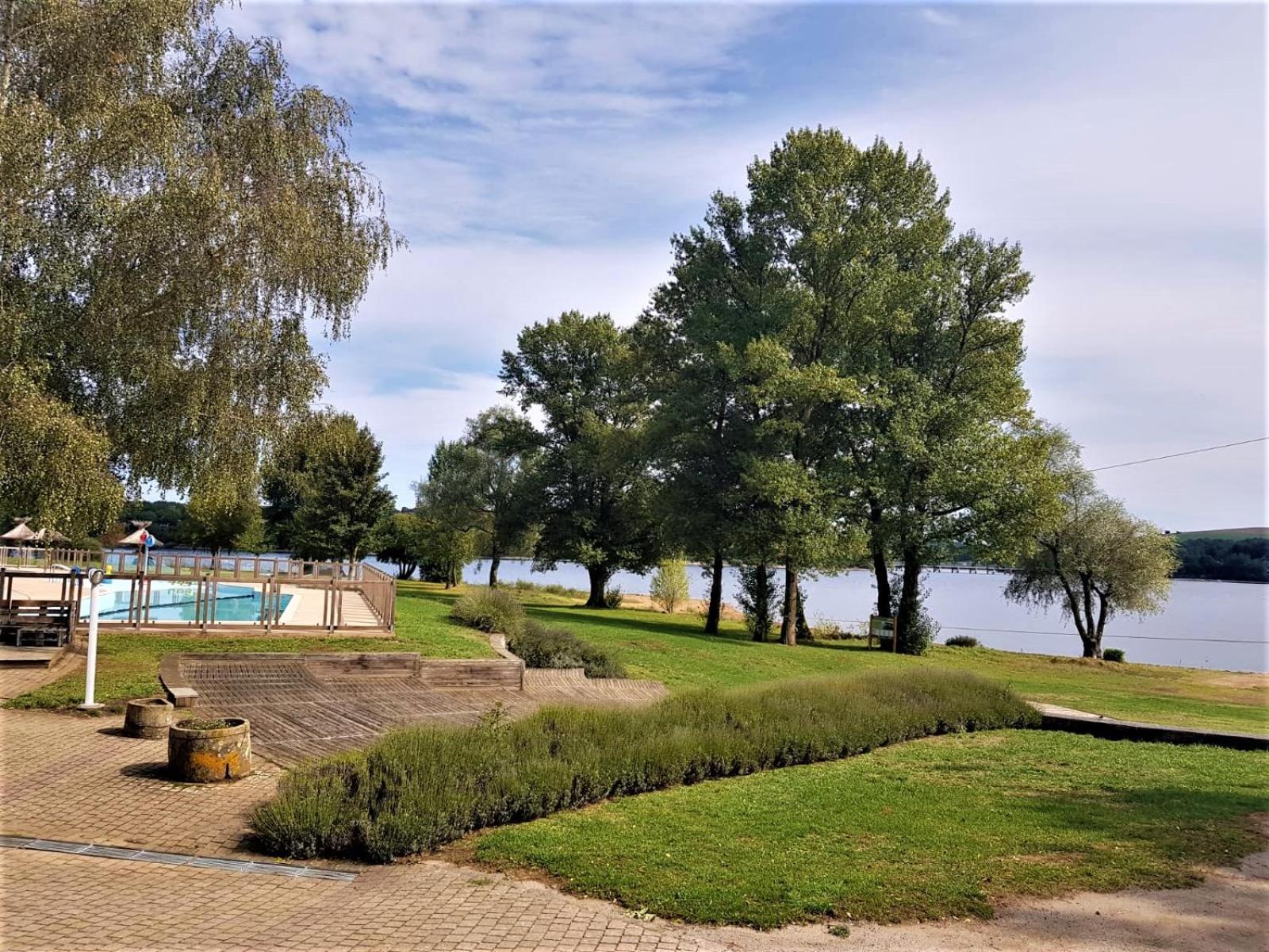 Hotel Camping le Caussanel Canet-de-Salars Esterno foto
