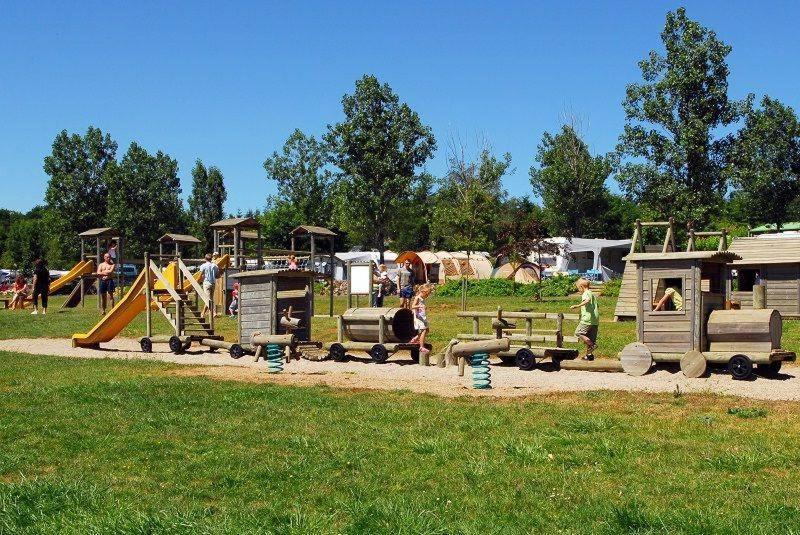 Hotel Camping le Caussanel Canet-de-Salars Esterno foto