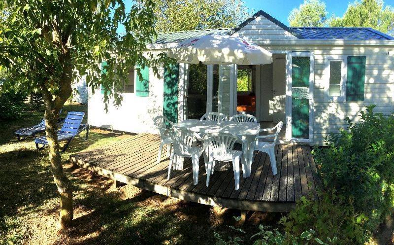 Hotel Camping le Caussanel Canet-de-Salars Esterno foto